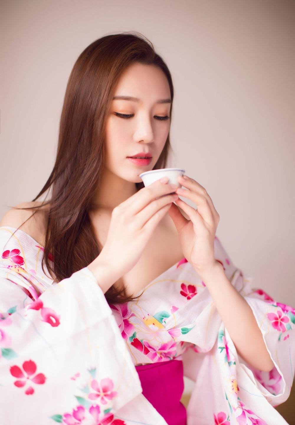 Ů�������ȿ��˿���ƵAPPBT����