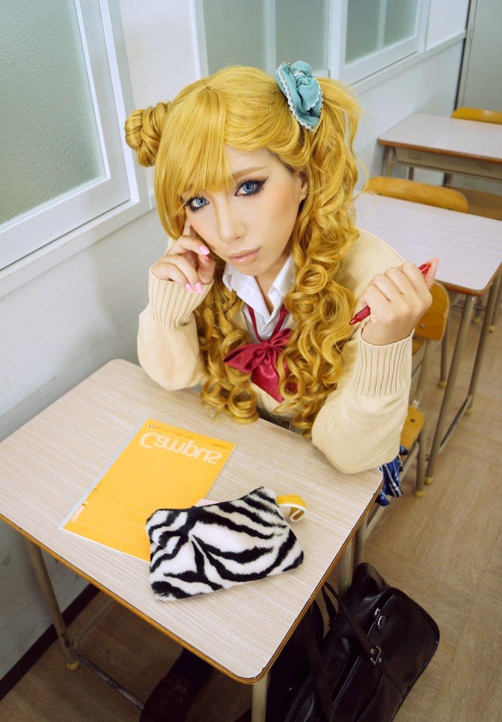 С�ɰ�ɫ��ֱ������BT����