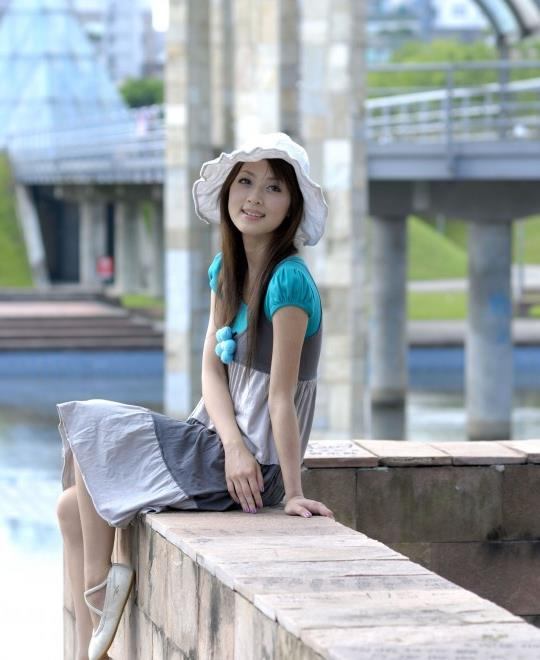 ��;�������BT����